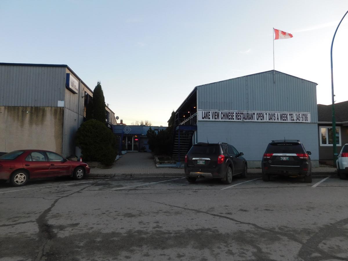 The Lakeview Inn Lac du Bonnet Екстериор снимка